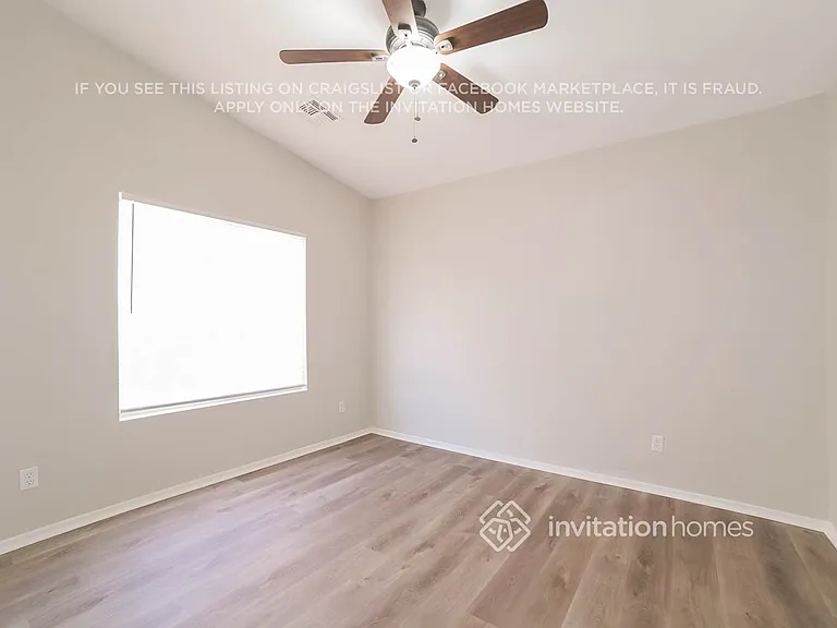 802 E Roberts Ave — Photo 9