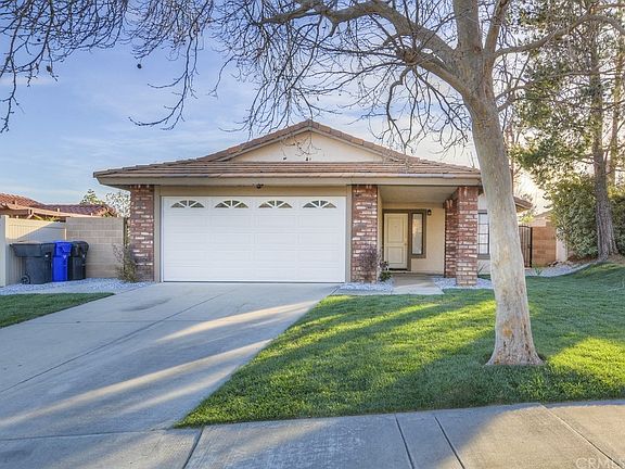 3rd image of 2535 Poppy Dr