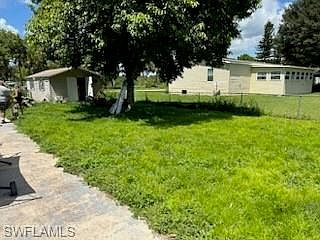 3rd image of 1065 W Miller DR