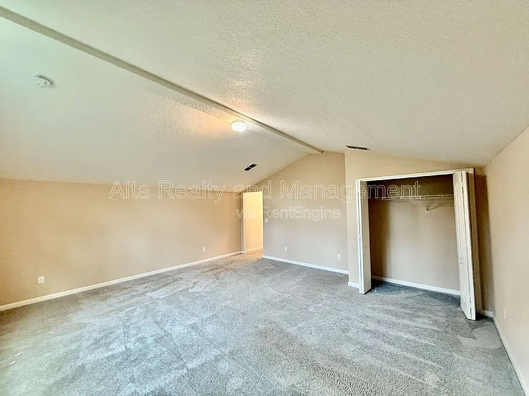112 Morayshire Ct — Photo 24