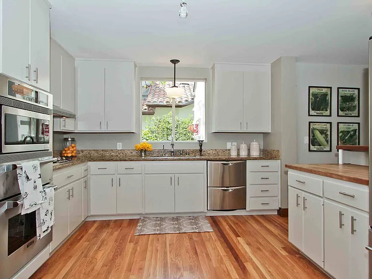 1621 Portola Ave — Photo 3
