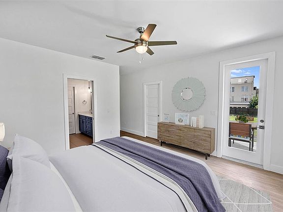 5th image of 3349B SW 50TH DRIVE