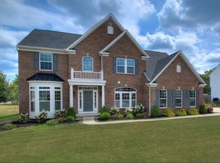 2555 Palmer Ln, Avon, OH 44011