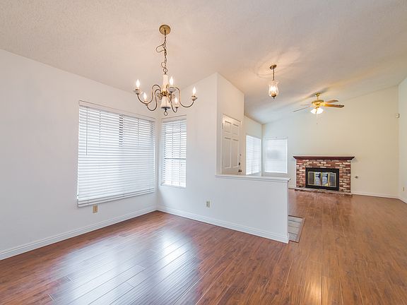 4th image of 13739 Gemini St
