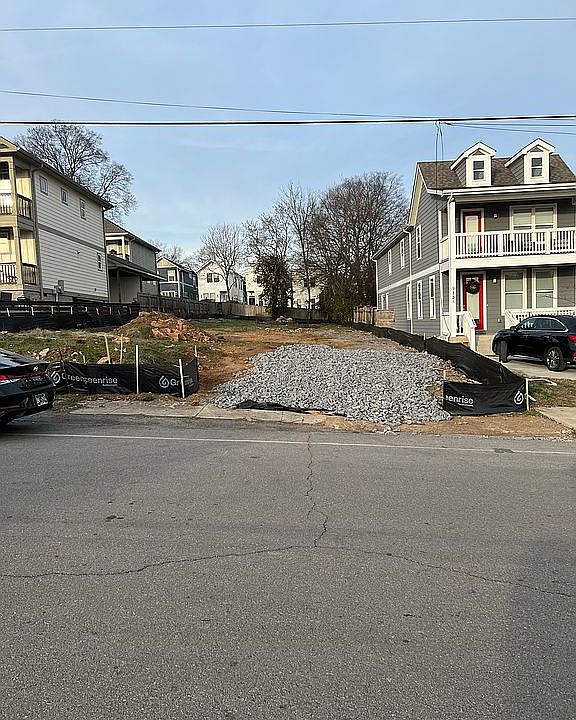 2nd image of 911 Delmas Ave