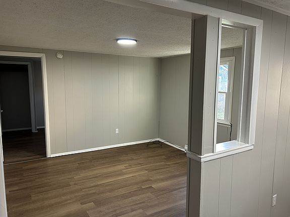 3rd image of 709 N High St APT 4