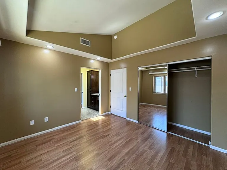 1120 Stanley Ave — Photo 13