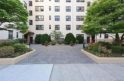 1st image of 17 N Chatsworth Ave APT 4F