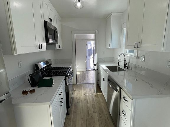 5th image of 4171 43rd St