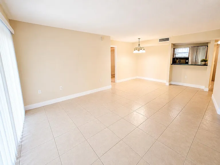 4205 N University Dr #106 — Photo 10