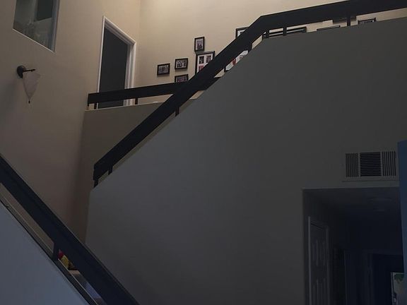 30' vaulted ceilings