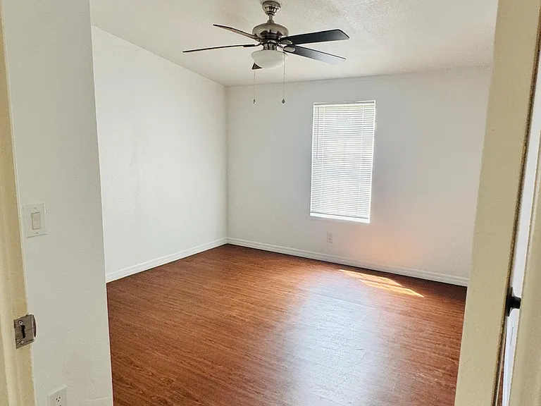 4441 Meadow Ridge Ave — Photo 9