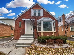 8824 S Mozart Ave, Evergreen Park, IL 60805