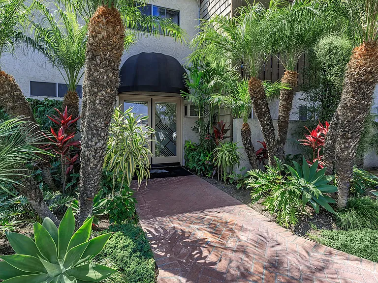 Greenbrook Apartments — Photo 4