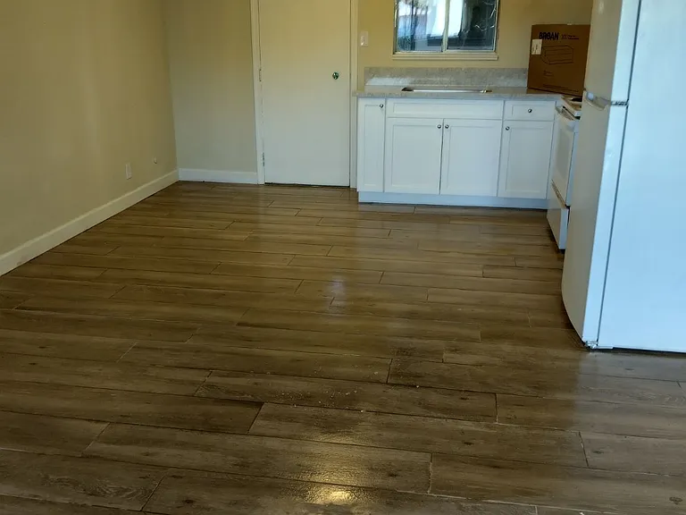 1370 Evelyn Way #9 — Photo 5