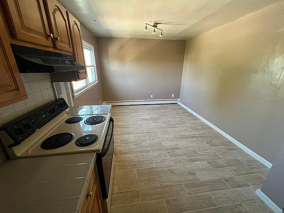 4th image of 1146 Arlington Ave #1