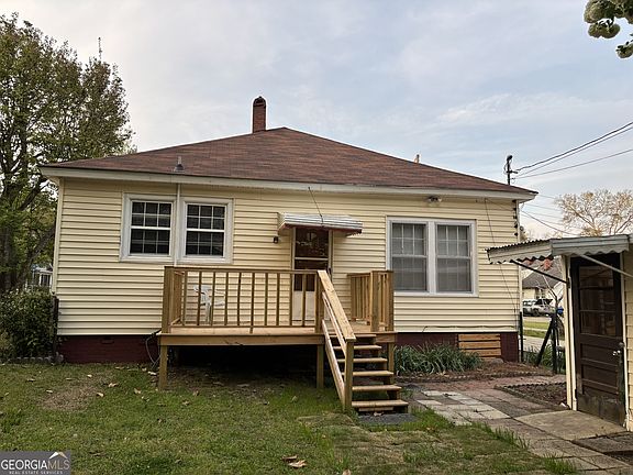 4th image of 611 S 4th St