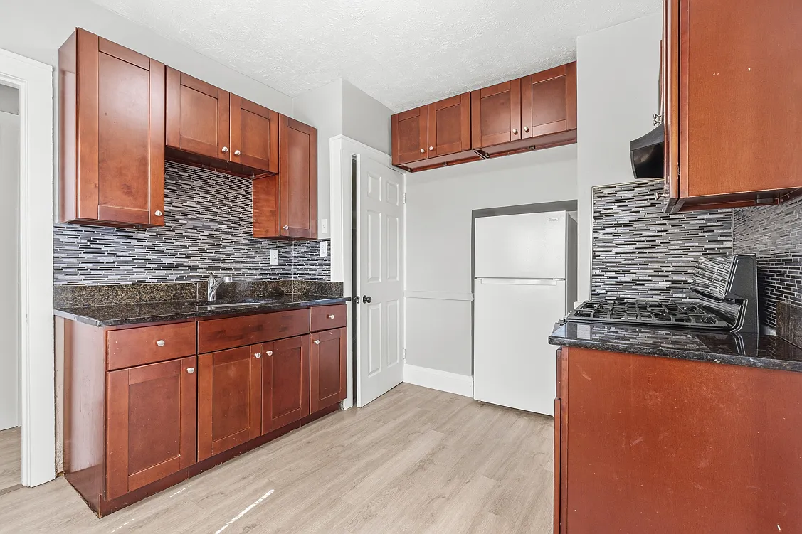 5224 Stanley Ave — Photo 1
