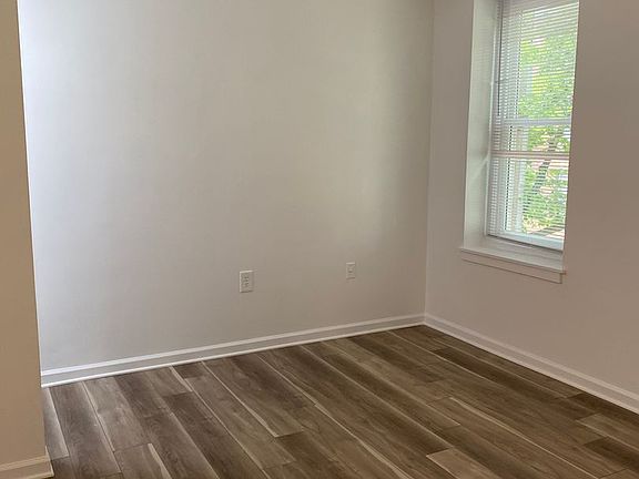 5th image of 4046-52 Ogden St #B