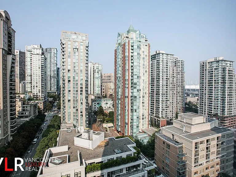 1010 Richards St #1702 — Photo 14