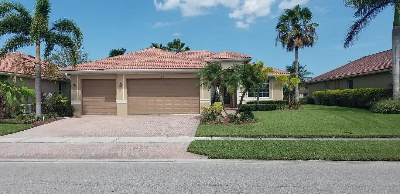 4 bed, 2.0 bath, 1925 sqft, $2,800 — Photo 1