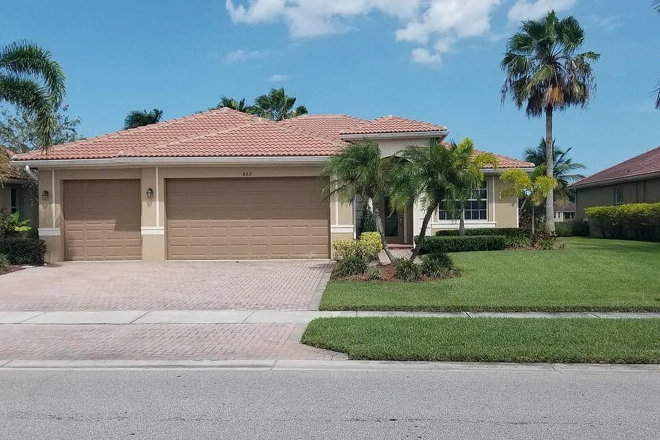 822 Bent Creek Dr