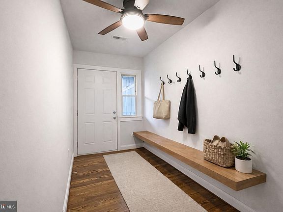 3rd image of 1224 16th St NE