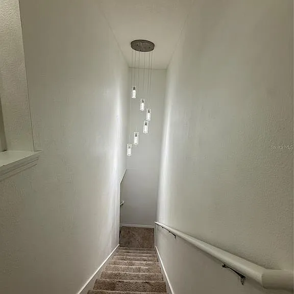 1562 Carbondale Row — Photo 6