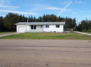 17 Oak Ridge Rd, Superior, NE 68978