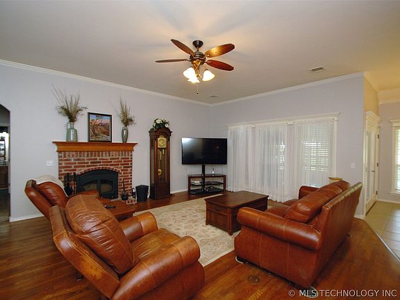 4th image of 10588 S 213th East Ave
