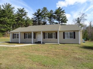 8 Barnett Ln, West Greenwich, RI 02817