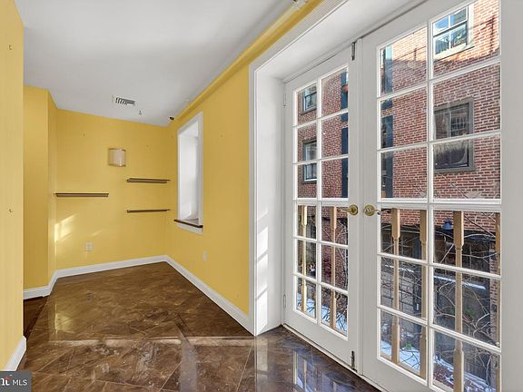 3rd image of 126 Cuthbert St APT 3