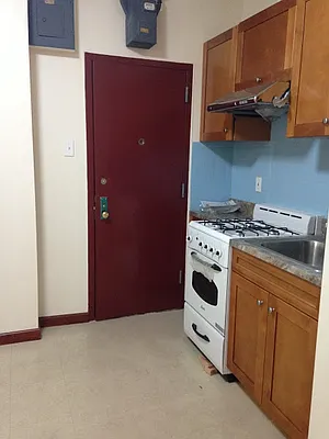 Rented by Century 21 New Golden Age Realty | media 26