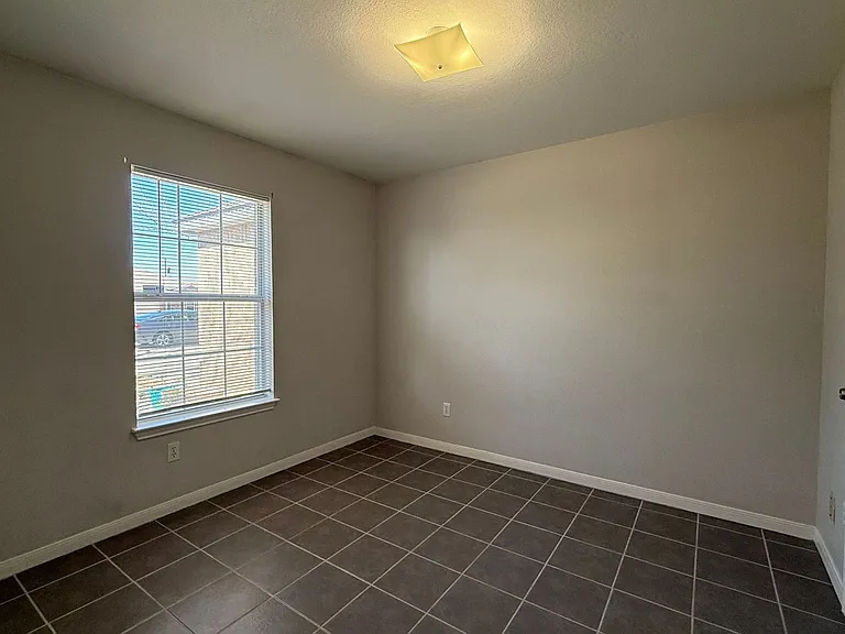 1820 Fleetwood Dr — Photo 24