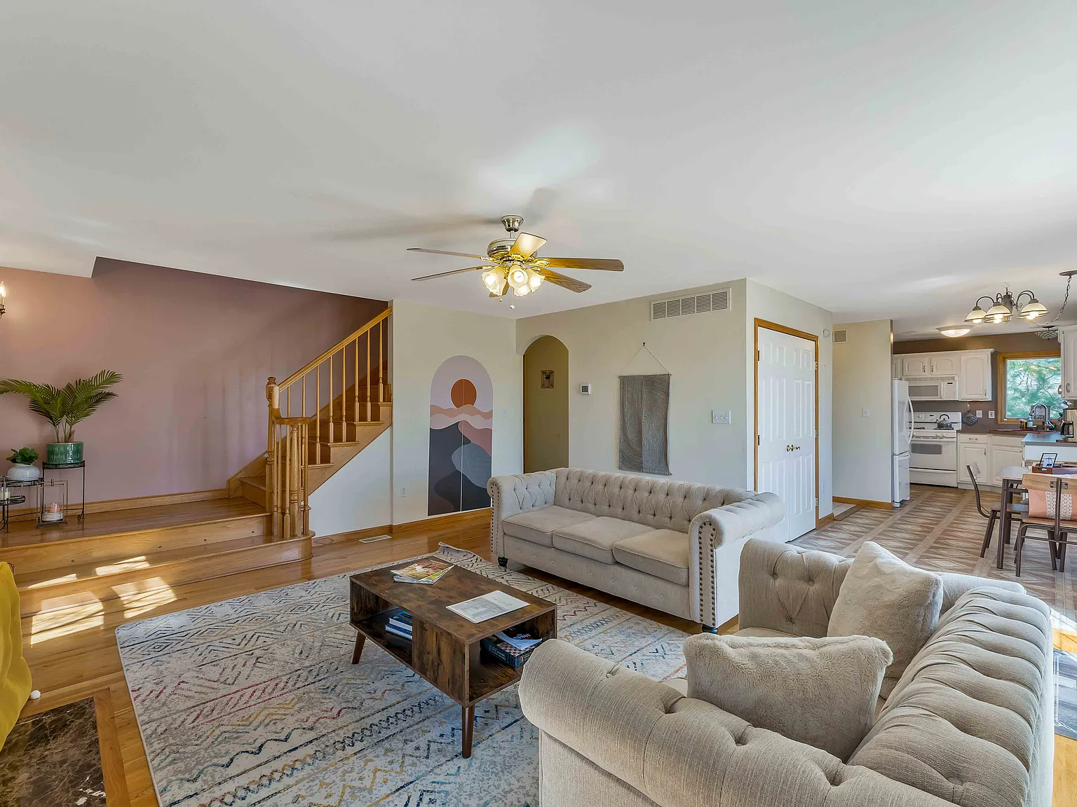 4 bed, 2700 sqft, $3,500 — Photo 2