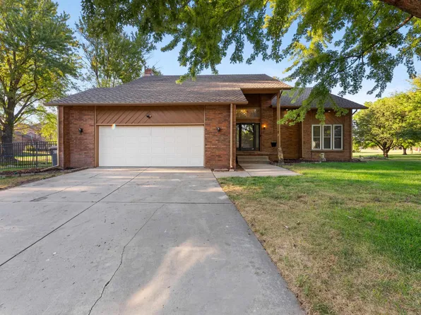 1513 N Valleyview Ct, Wichita, KS 67212