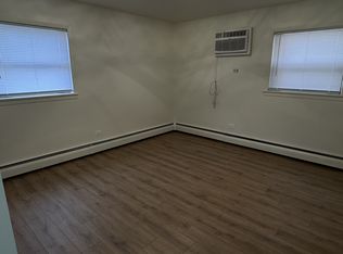 8060 W 95th St, Hickory Hills, IL 60457