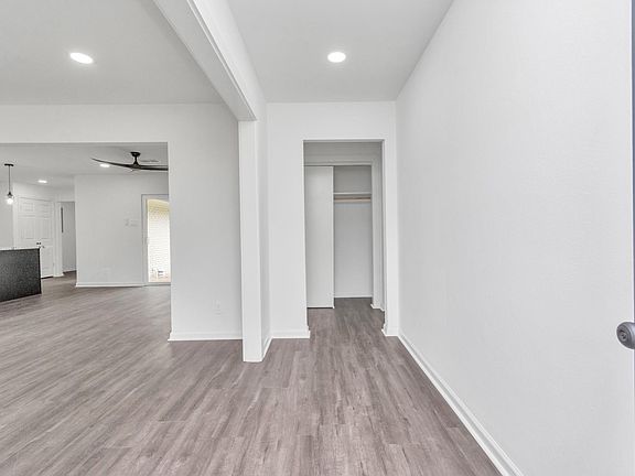 3rd image of 5006 Heatherbloom Dr