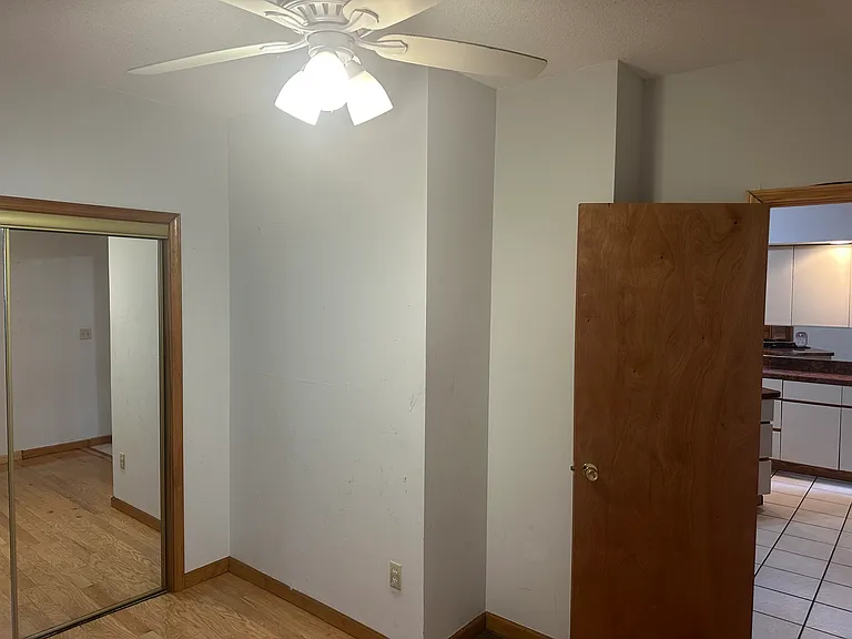 421 Poplar St #1 — Photo 4
