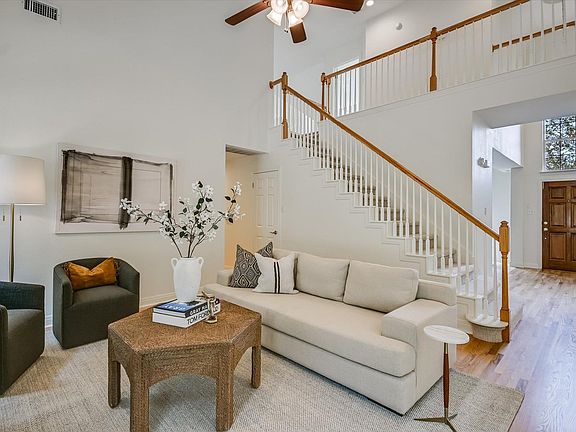 5th image of 4028 Walnut Clay Dr