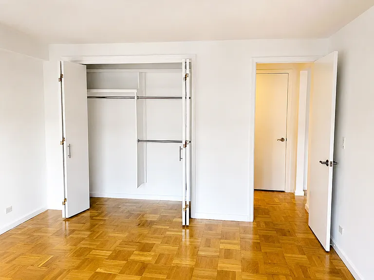 320 E 58th St #6H — Photo 4