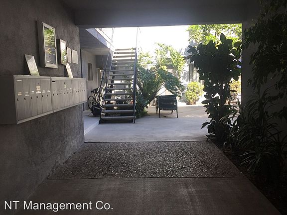 4th image of 3510 Clarington Ave APT 2