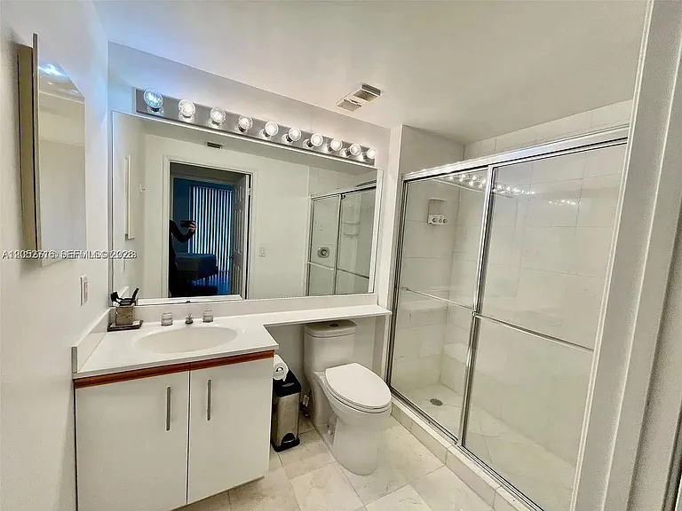 3400 NE 192nd St #Penthouse 7 — Photo 10