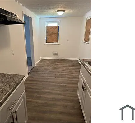 102 S Webster Ave — Photo 10