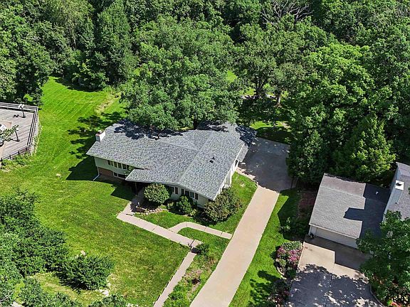 3rd image of 37 Woodshire Dr