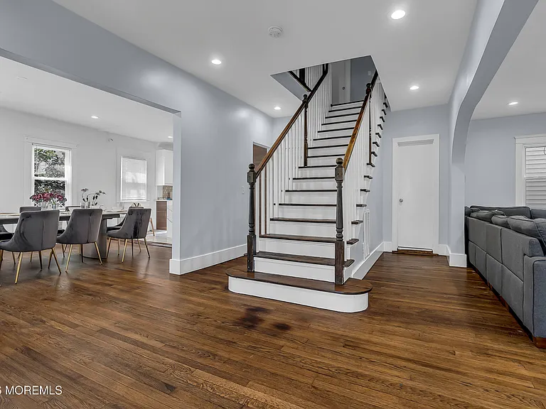 309 Cedar Ave — Photo 3