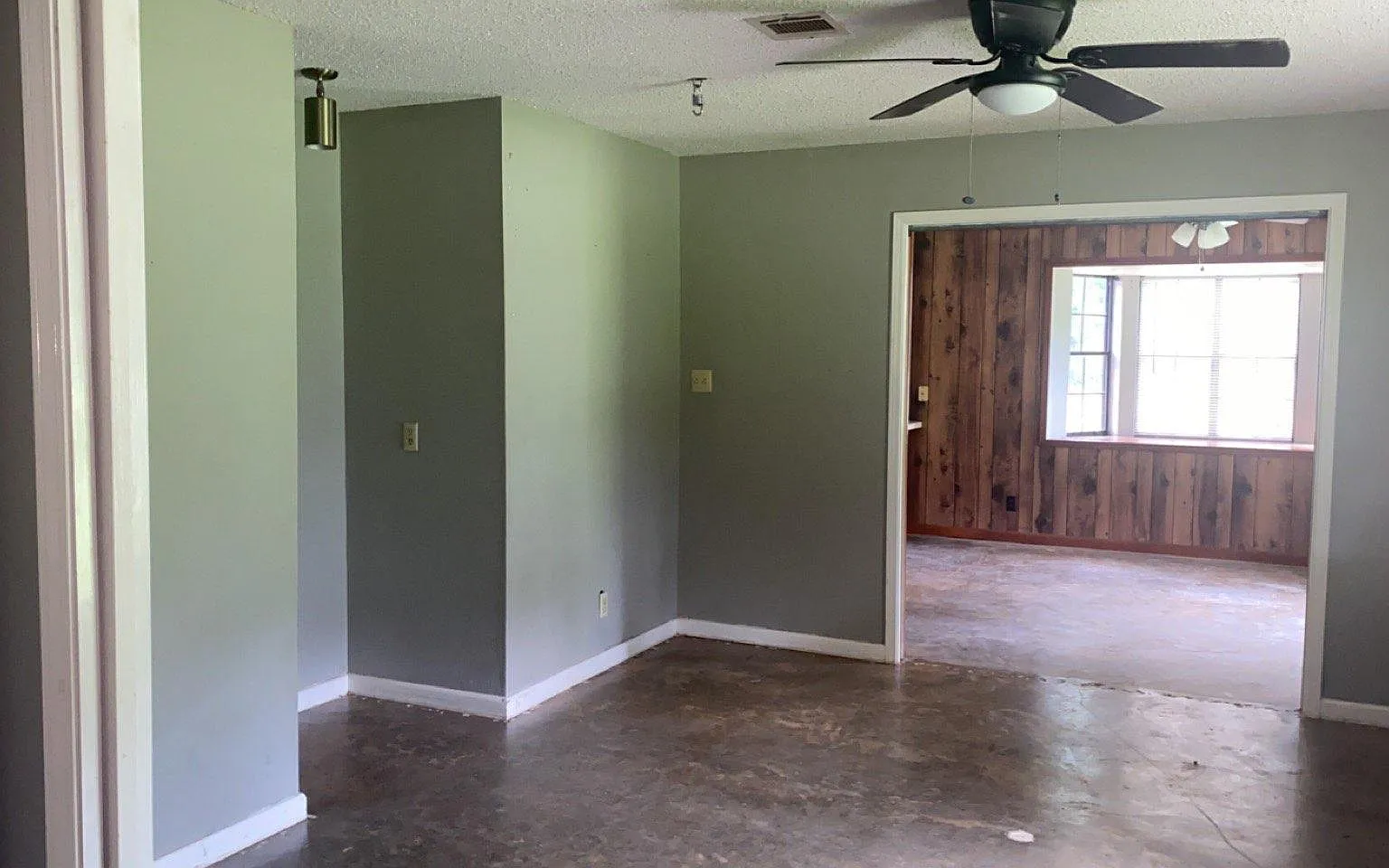 3 bed, 2.5 bath, 2646 sqft, $3,200 — Photo 4