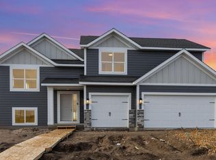 2897 Trinity Dr, Shakopee, MN 55379