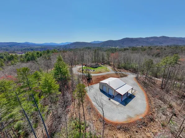 15 Tweed Rd, Brasstown, NC 28902