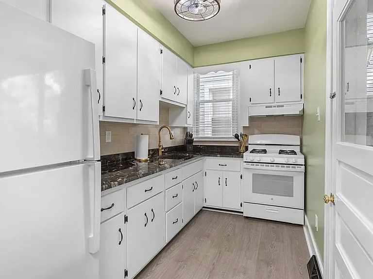 718 Washington St #1 — Photo 18